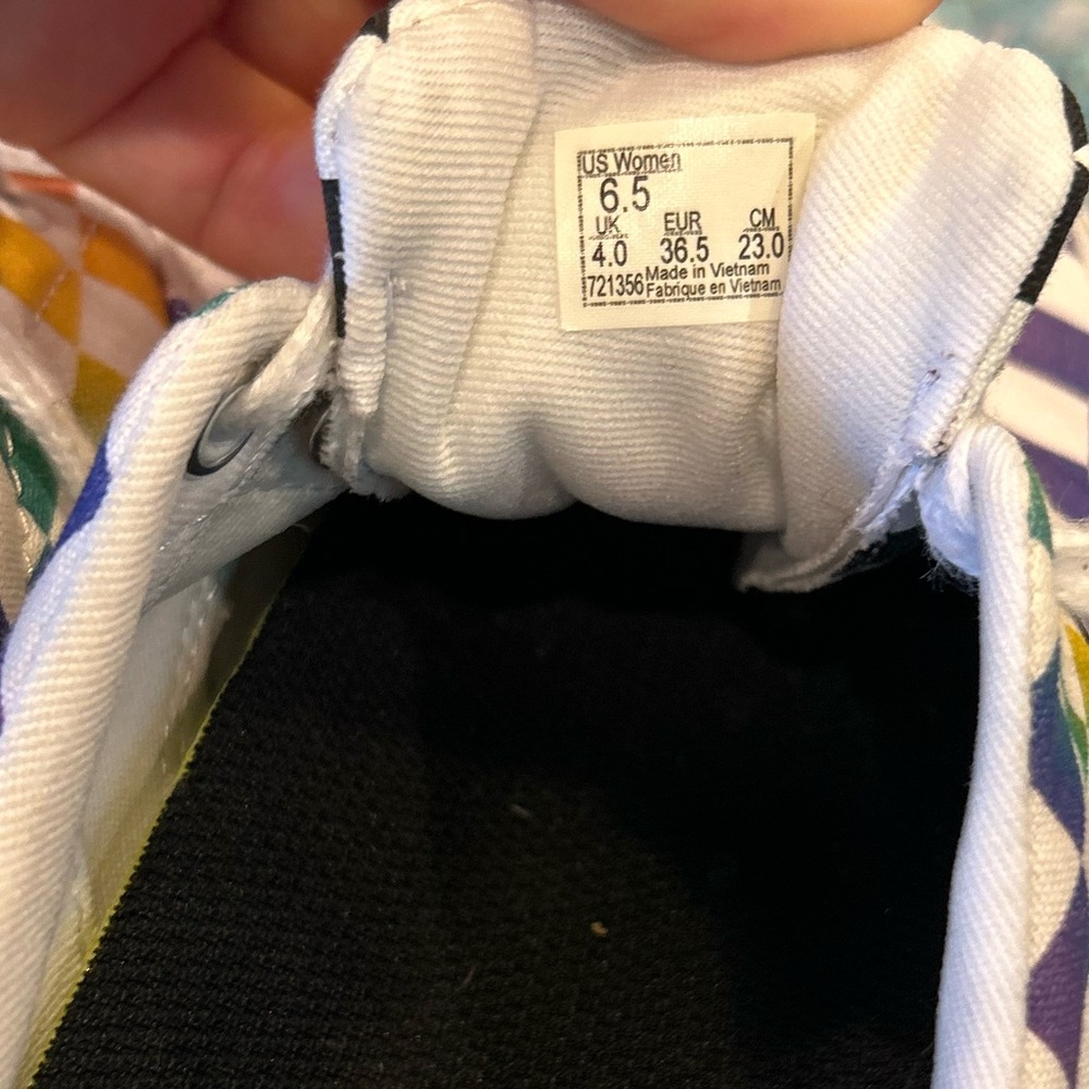 Checkered Vans - Picture 5 of 6